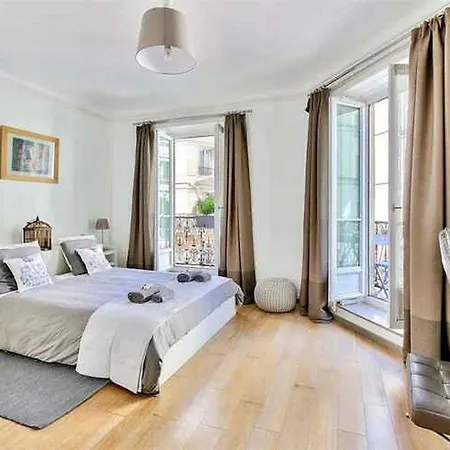 Quartier Latin - Romantic Luxury & Family Apartment